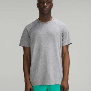 Lululemon Metal Vent Tech Shirt Men's Large Gray